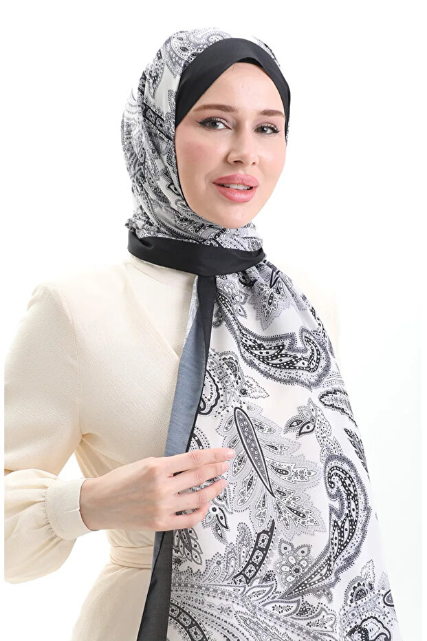 شال ناعم منقوش عرقي 70296-07 أسود وأبيض