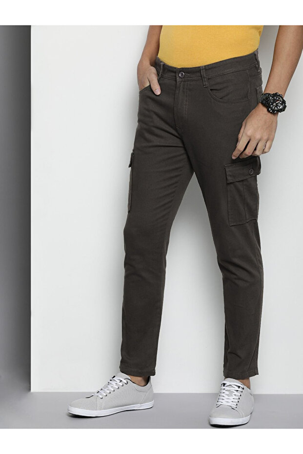 Men Slim Fit Solid Cargo