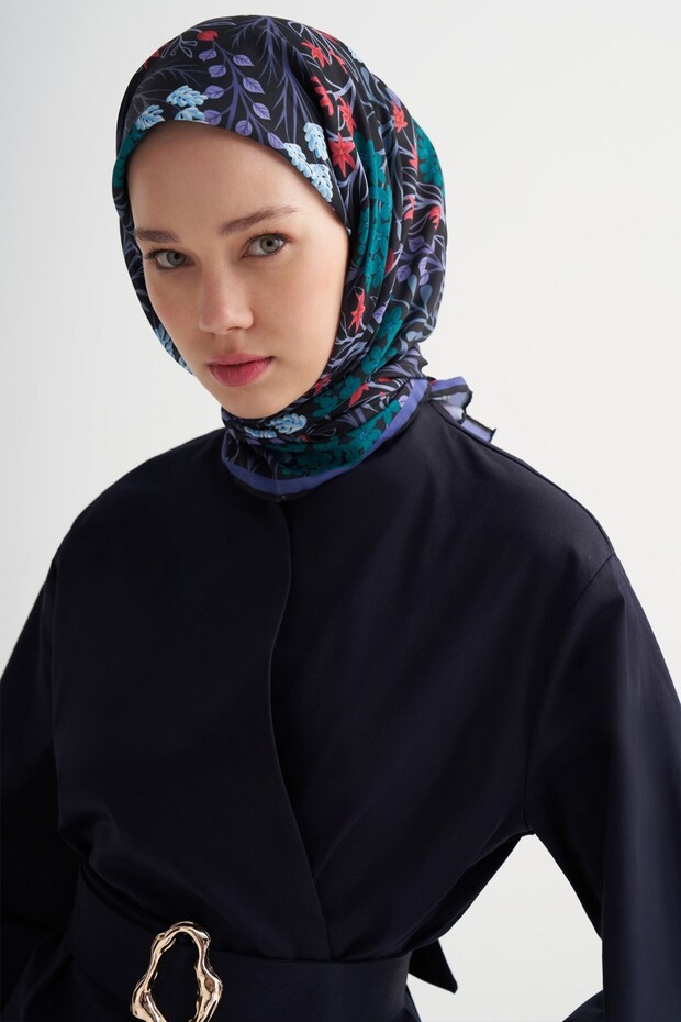وشاح ناعم من إلسي بلون أرجواني