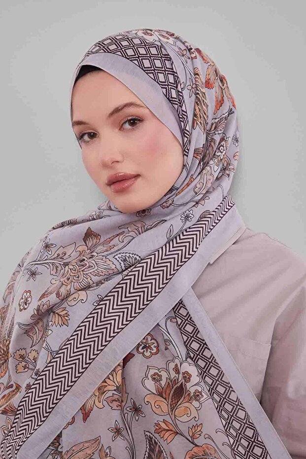 شال رياضي بنمط زهرة التوليب من مينك
