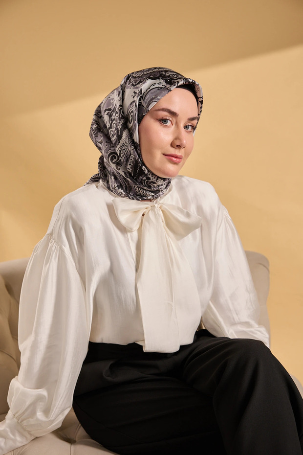وشاح من الحرير المزخرف بنقشة التويل 11519