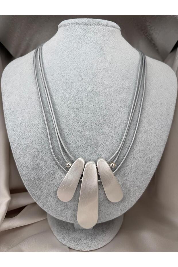 Women's Silver Color Multi Leather String Matte Metal Plate Detailed Statement Necklace Modern Stylish Neck Chain