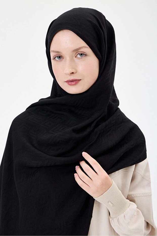 Pyramid Shawl Black
