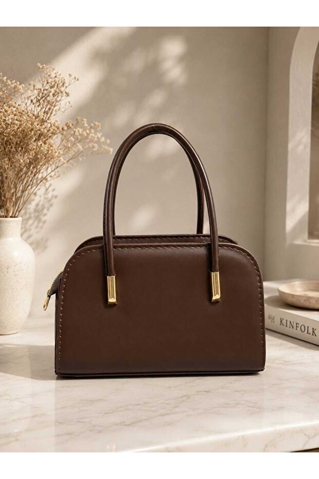 Stylish and Modern Leather Handbag | Ideal for Daily Use