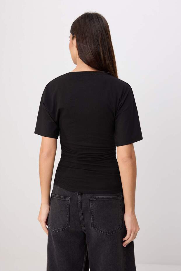 Siyah-Ekru 2'li Fitted/Vücuda Oturan Kısa Kollu Esnek Örme T-Shirt TWOSS26TS00319 - 4