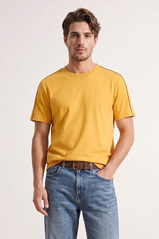 Sarı Düşük Omuz Regular Kalıp Yeşil Şerit Detaylı %100 Pamuk T-Shirt TMNSS26TS00078 - 5