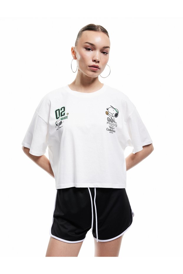 Snoopy Licensed Crew Neck Short Sleeve Printed Back Crop T-Shirt