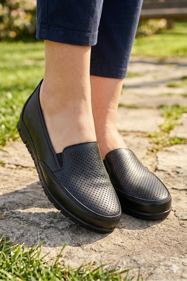 Women's Full Comfort Breathable Perforated Flat Sole Heel Gel Casual Shoes