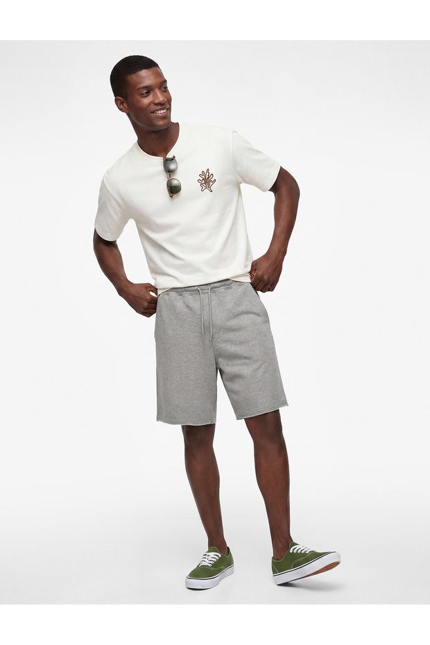 Comfortable Fit Pocketed Lace-Up Waist Capri Shorts