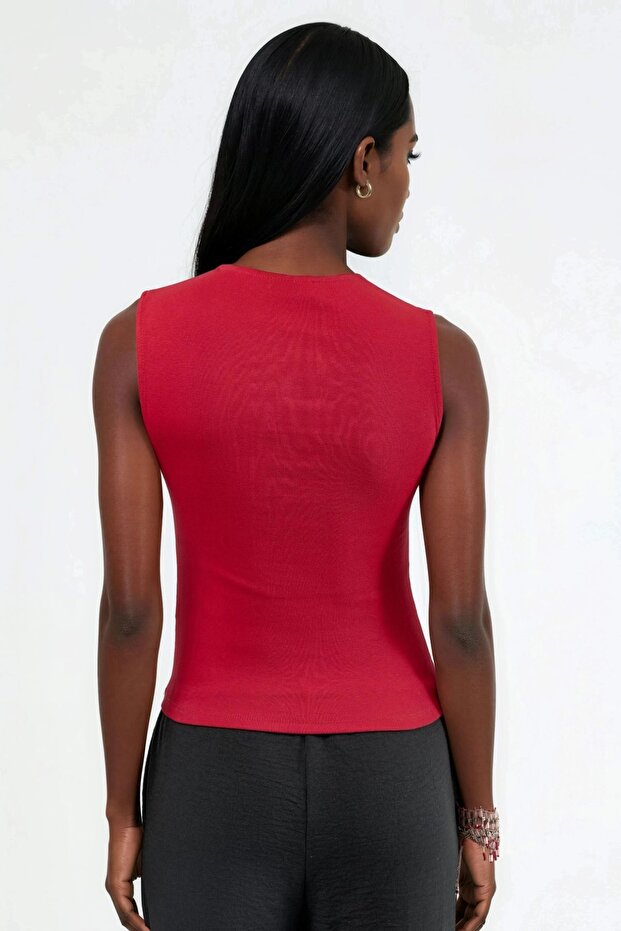 Busem Crew Neck Sleeveless Basic Blouse - 3