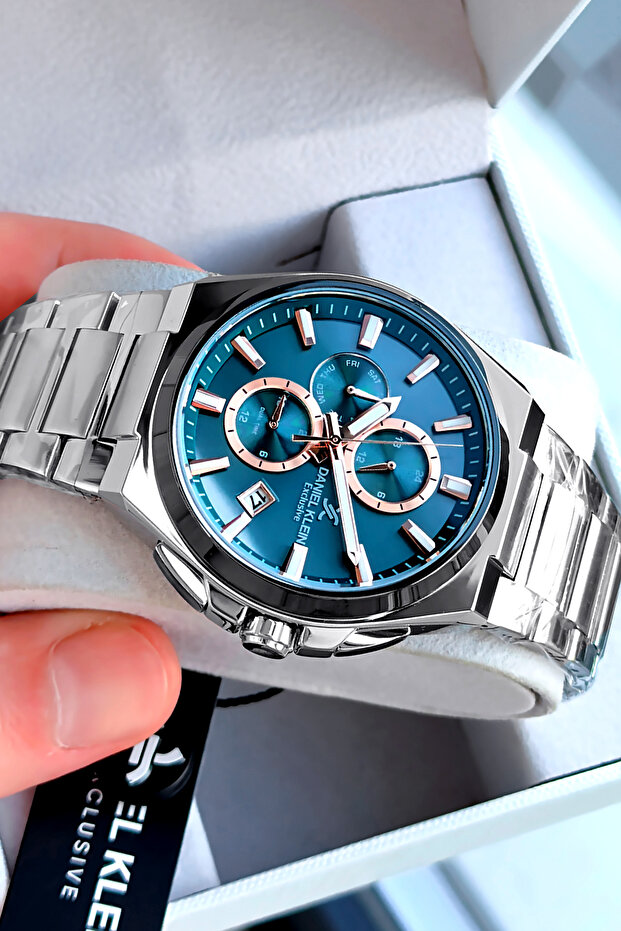 Exclusive Special Boxed Gift Men's Wristwatch Silver Color Steel Band Dke2111C4