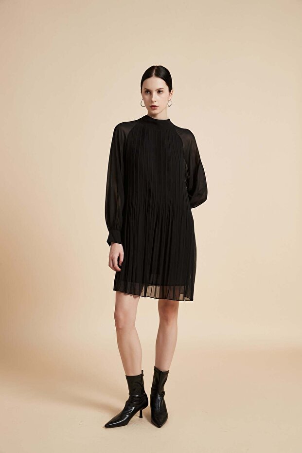 Solid Pleated Short Dress with Long Sleeves