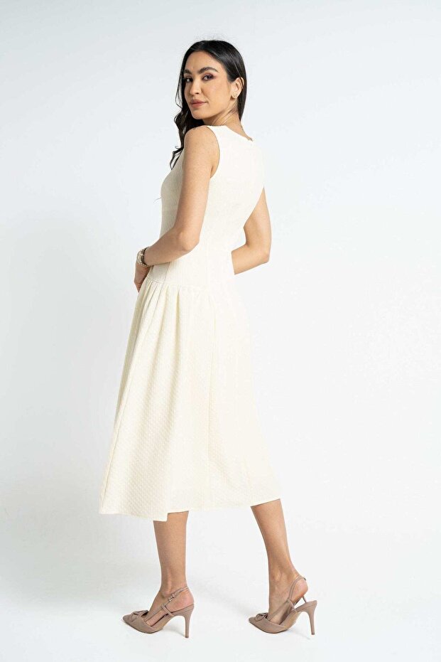 Solid Sleeveless Midi Dress - 3