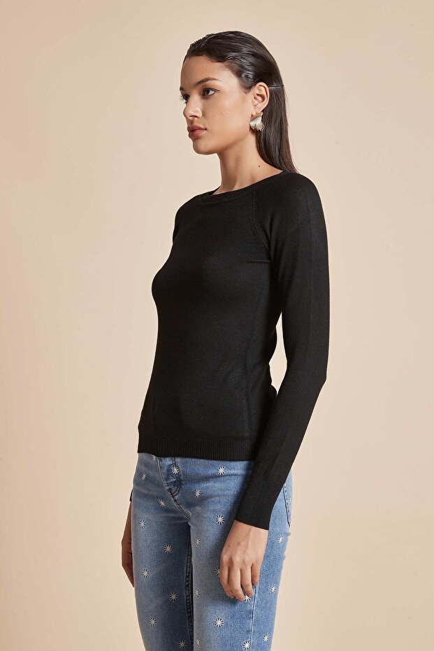 Solid Crew Neck Long Sleeve Top - 4