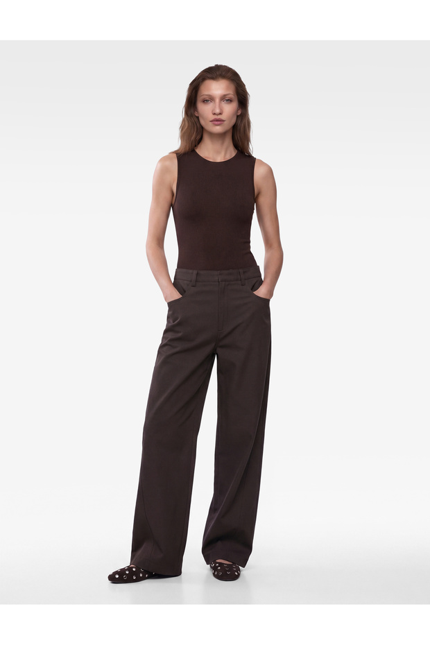 Slim Fit Sleeveless Crew Neck Bodysuit