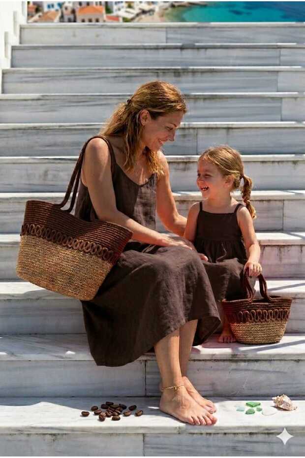 Straw Detailed Beach Mommy Daughter Model
