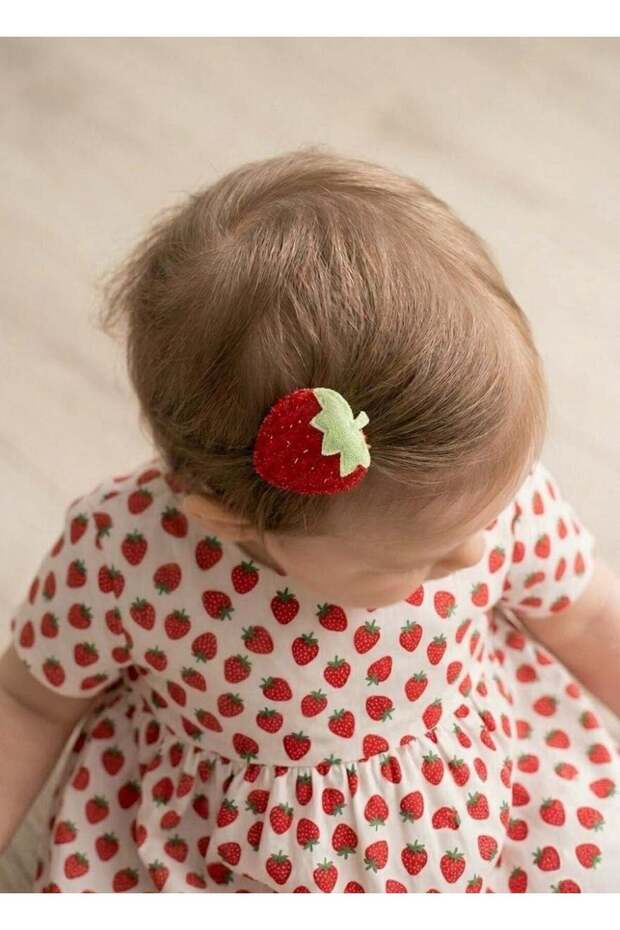 Red Green Strawberry Figured Hairless Baby Clip for Babies