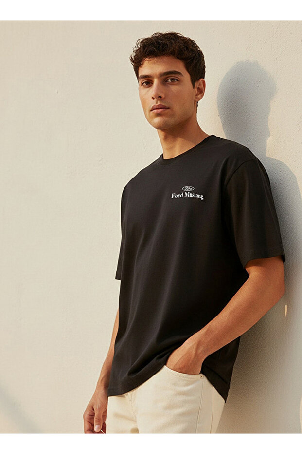 Ford Mustang Men Regular Fit Crew Neck Short Sleeve T-shirt