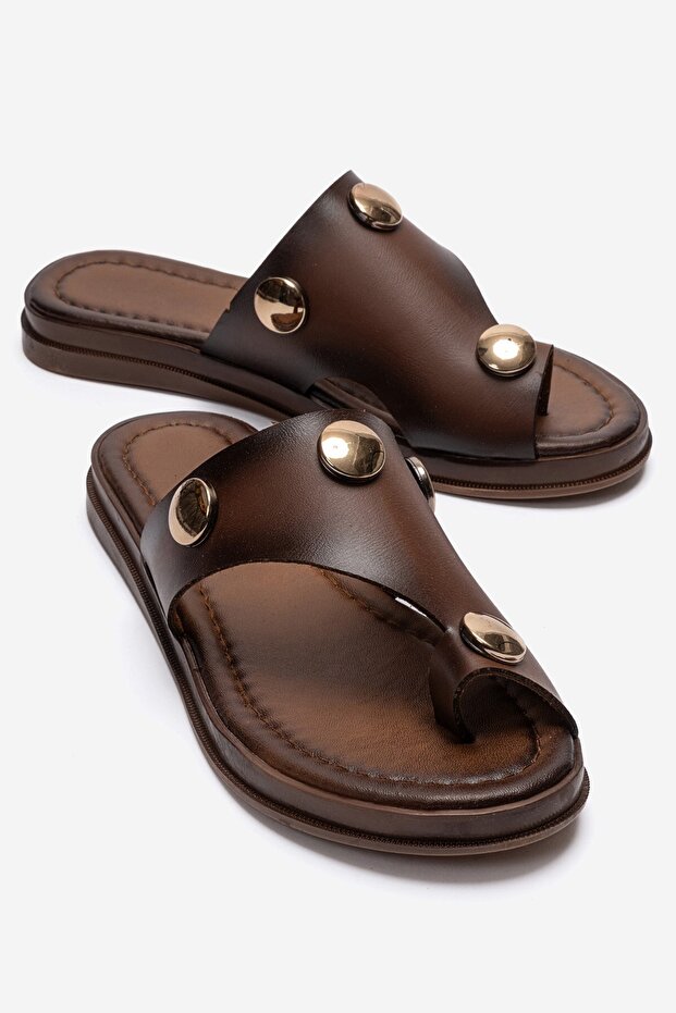 شبشب نسائي بأربعة أزرار TABA