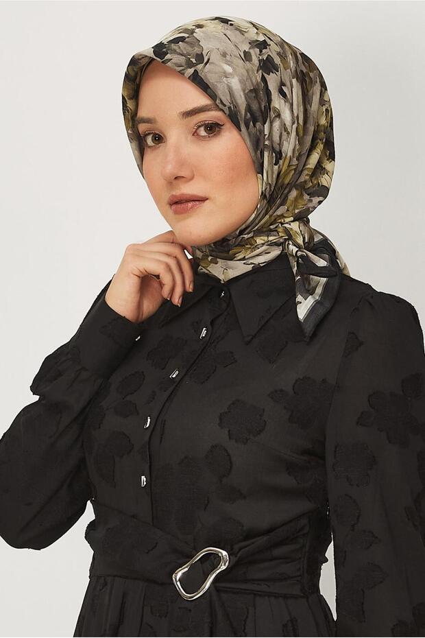وشاح منقوش 8627