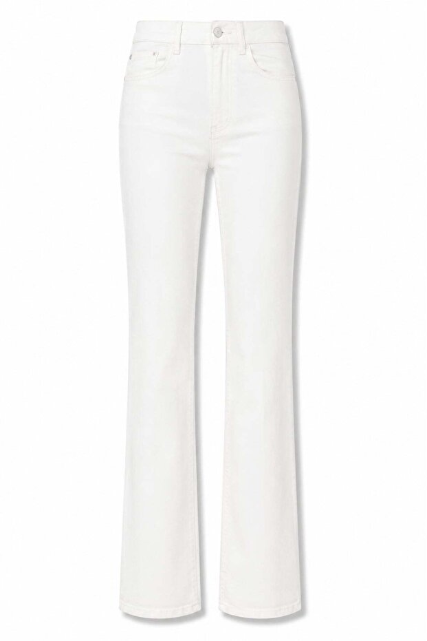 White Straight Fit Jean 26597
