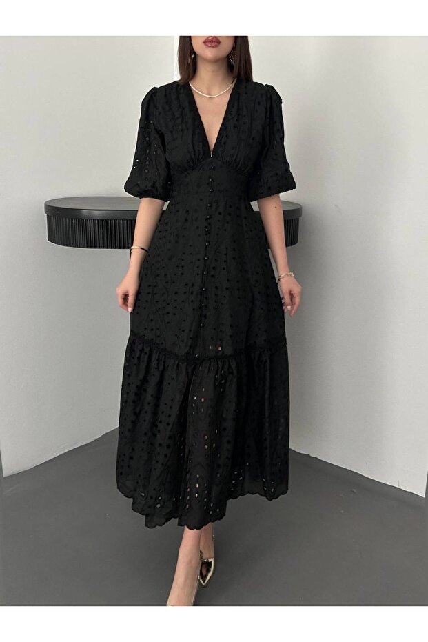 Scalloped V-Neck Lace Long Dress