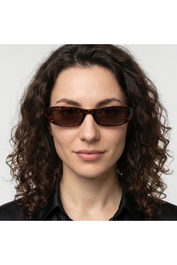 نظارات شمسية نسائية مستطيلة رفيعة من ليوبارد موديل 691 CD07