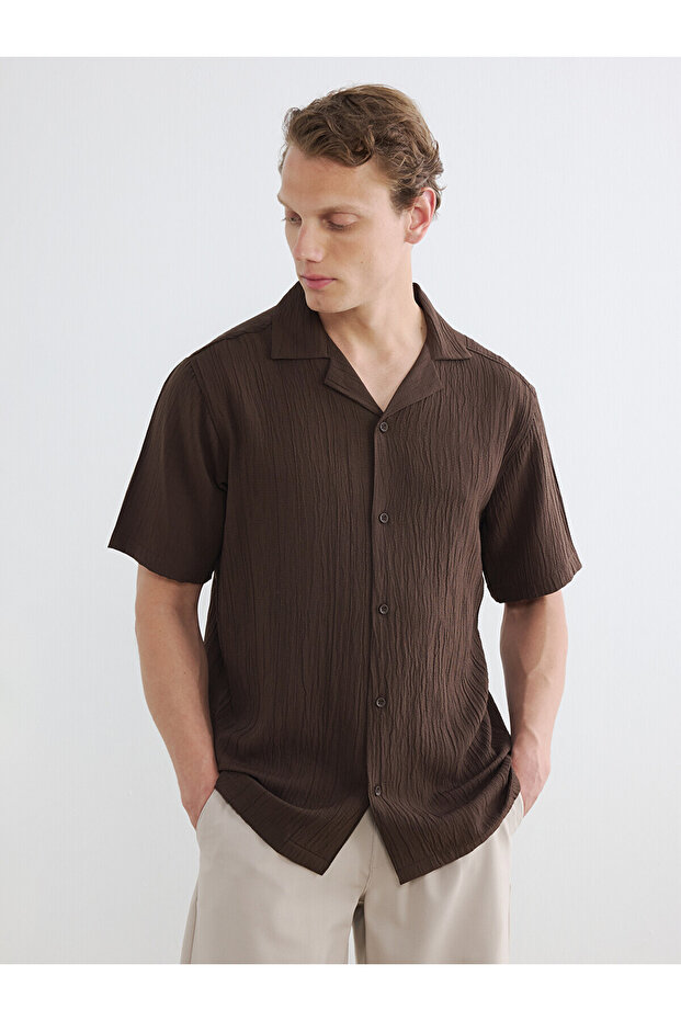 قميص رجالي من NEVAVM بتصميم Regular Fit Krinkle