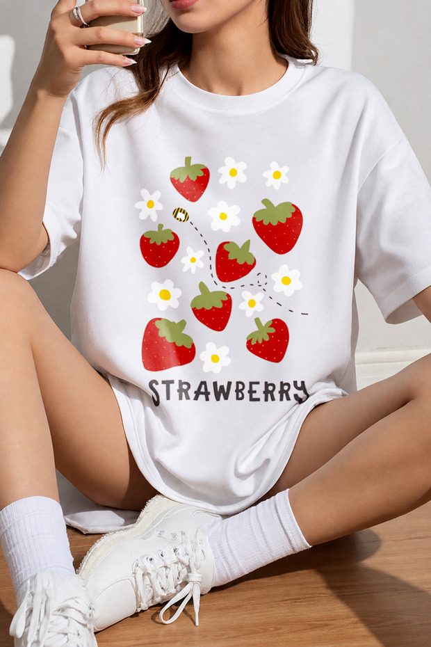 Women's Strawberry Daisy Flower Printed Oversize Crew Neck Cotton Casual Combed Cotton T-Shirt