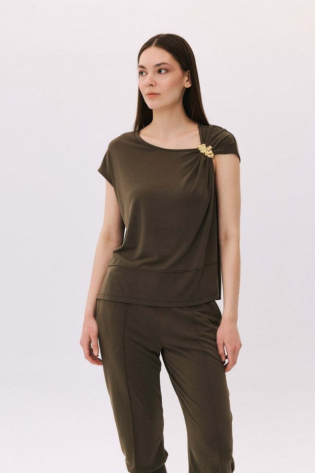 Gold Buckle T-Shirt with Side Slits