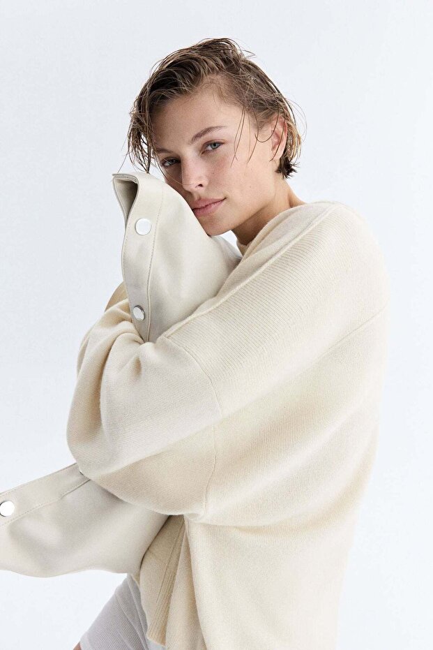 Cashmere-blend jumper