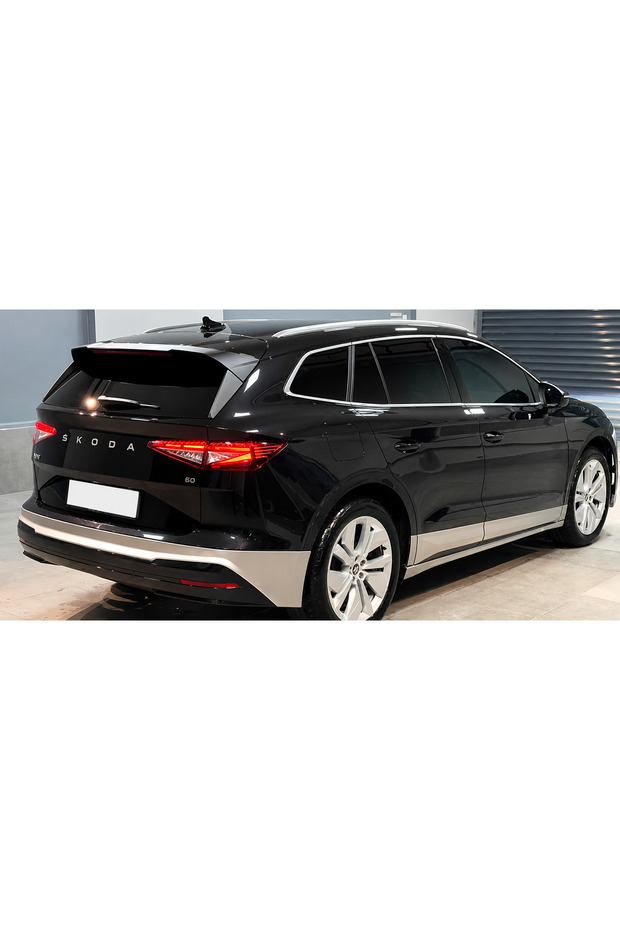 Skoda Enyaq Right Rear Reflector 5La945104 Original Assembly Product