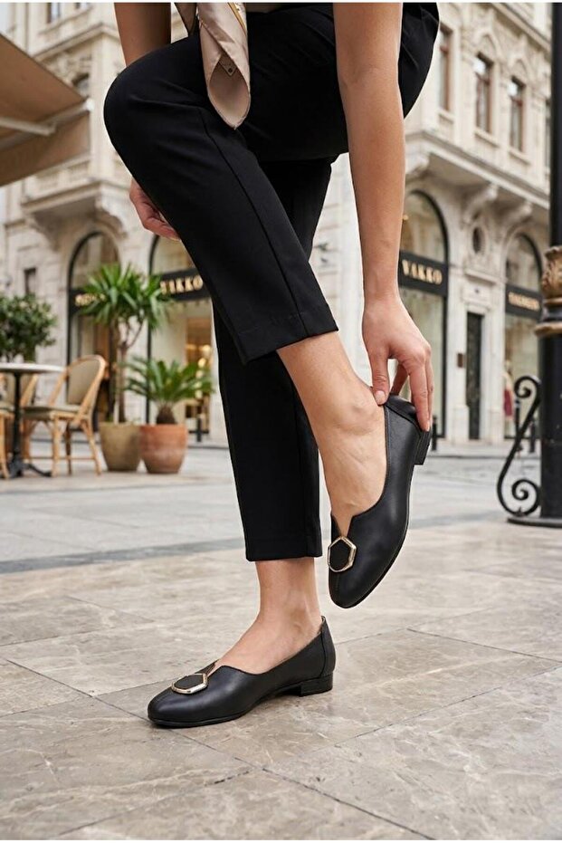 35319 Genuine Leather Women's Ballerinas with Comfortable Buckle Accessories