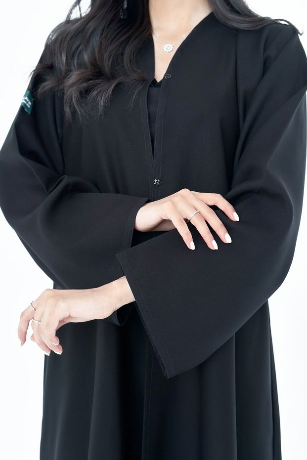 عباية كريب بتطريز اسود