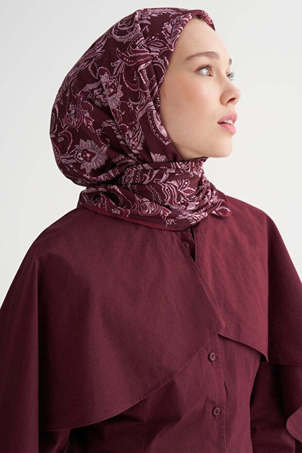 أماريس وشاح ناعم باللون العنابي