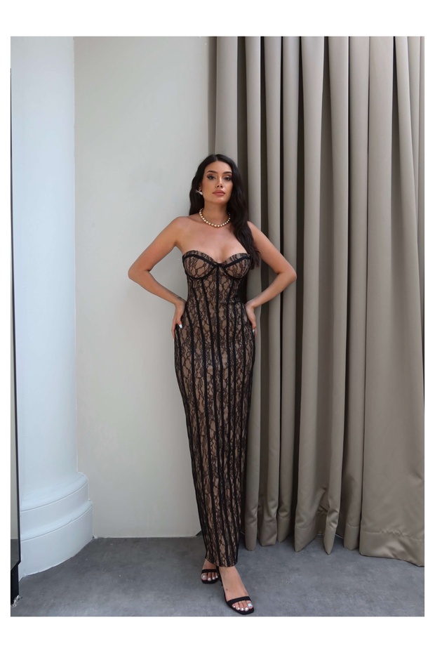 Heart Neckline Lace Formed Dress