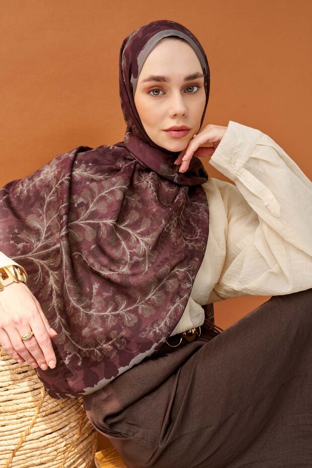 شال ريفا تينسل سبرينج بلوزومز بلون البرقوق