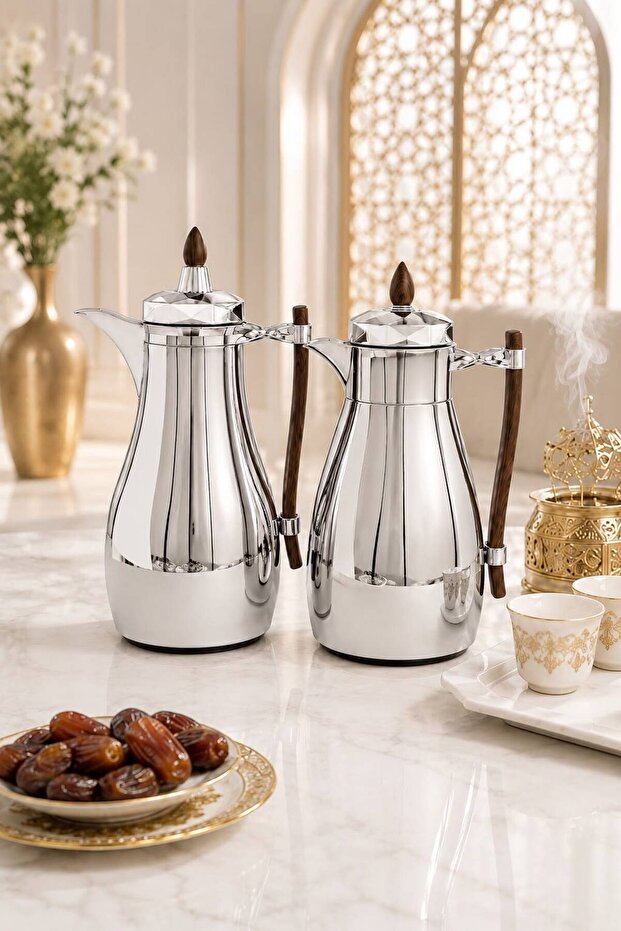 طقم ترامس الفاخر (قطعتين) الفضي الامع بيد خشبية بسعه 1 لتر لترقية مائدة التقديم بكل رقي.