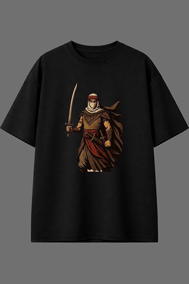 تي شيرت أسود كبير الحجم بتصميم Old Warrior مطبوع من الأمام