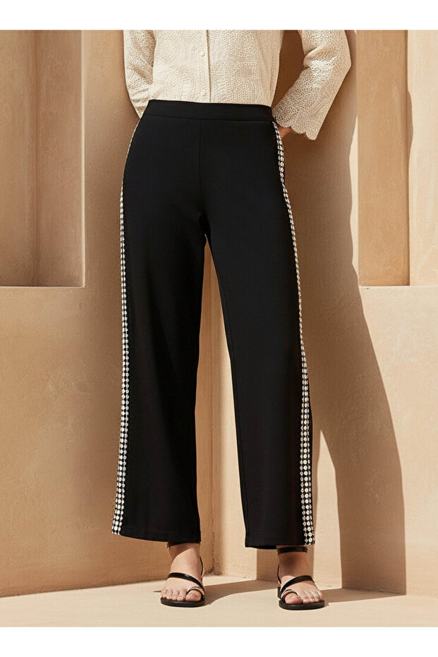 EMBROIDERED STRAIGHT PANT