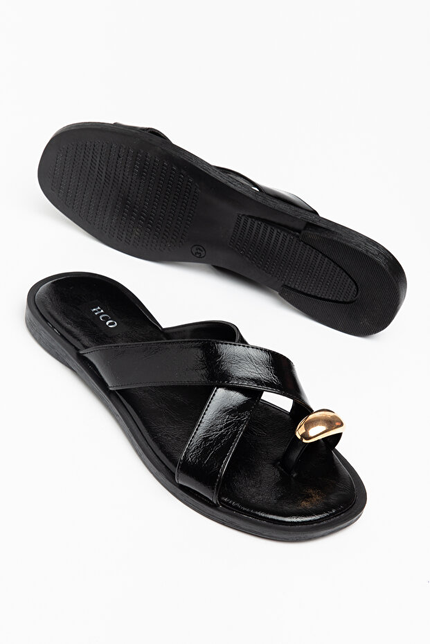 Non-Slip Flat Sole Slippers with Toe Buckle Detail