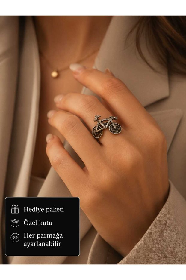 Vintage Bicycle Design Adjustable Women's Ring – Antique Silver Color with Retro Bicycle Figure