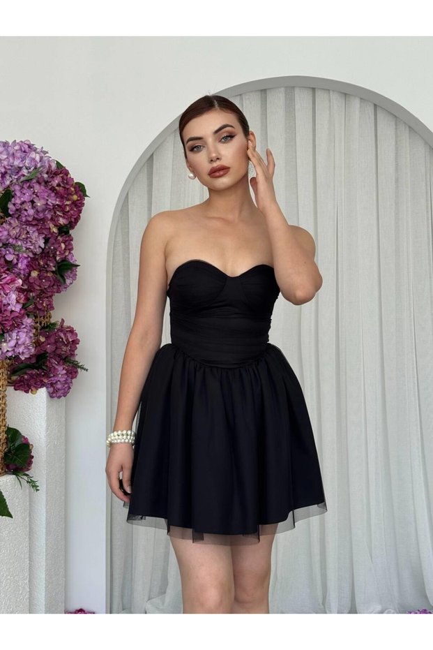 Women's Black Mini Dress Strapless Sweetheart Neckline Gathered Tulle Skirted Mini Evening Dress