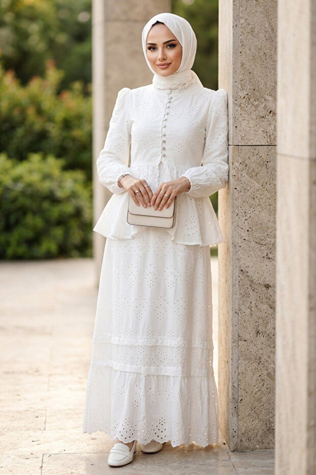 Belted Button Detailed Embroidered White Hijab Suit 50205B