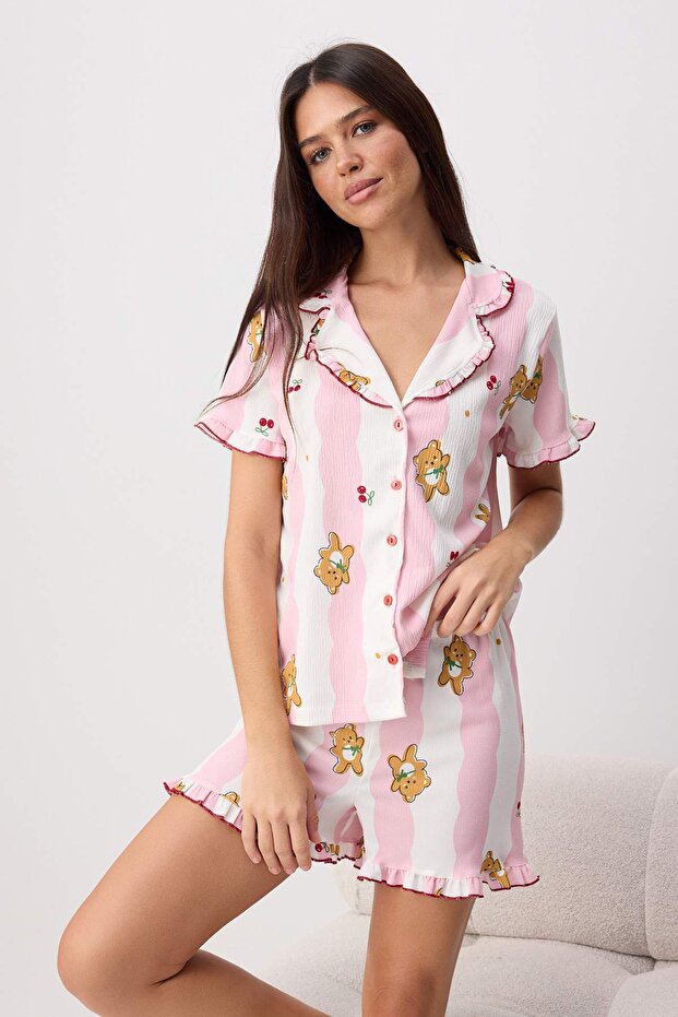 Trendyolmilla  Pembe Çizgi ve Ayıcık Desenli Fırfırlı Bürümcük Örme Pijama Takımı THMSS26PT00226 - Görsel 3