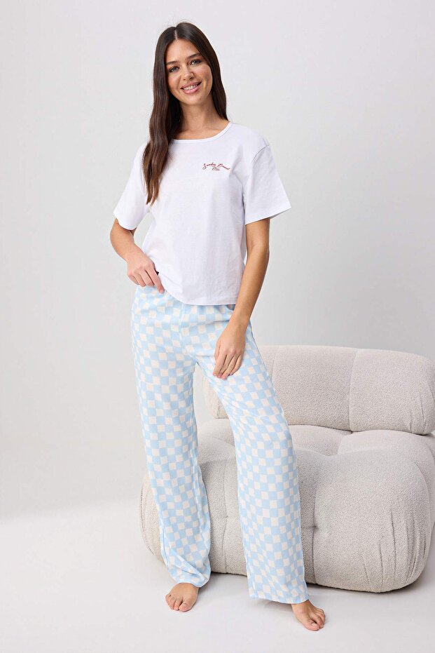 Trendyolmilla  Ekru-Mavi %100 Pamuklu Baskılı ve Ekoseli Örme Pijama Takımı THMSS26PT00097 - Görsel 3