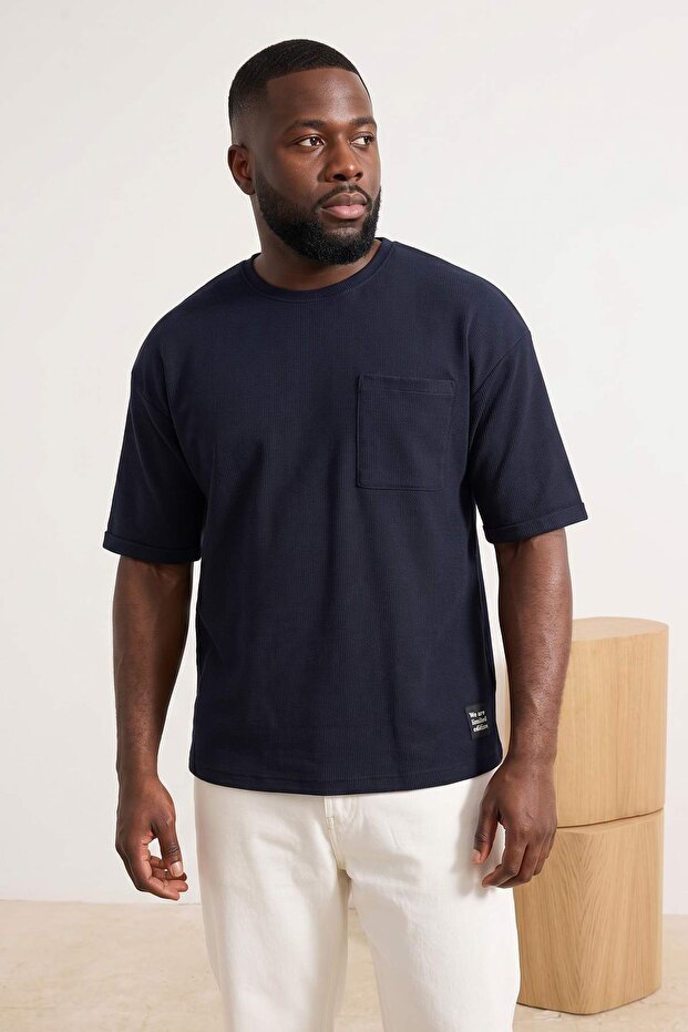 Lacivert Oversize/Geniş Kesim Bisiklet Yaka Basic Büyük Beden T-Shirt TMNSS25BF00000 - 1