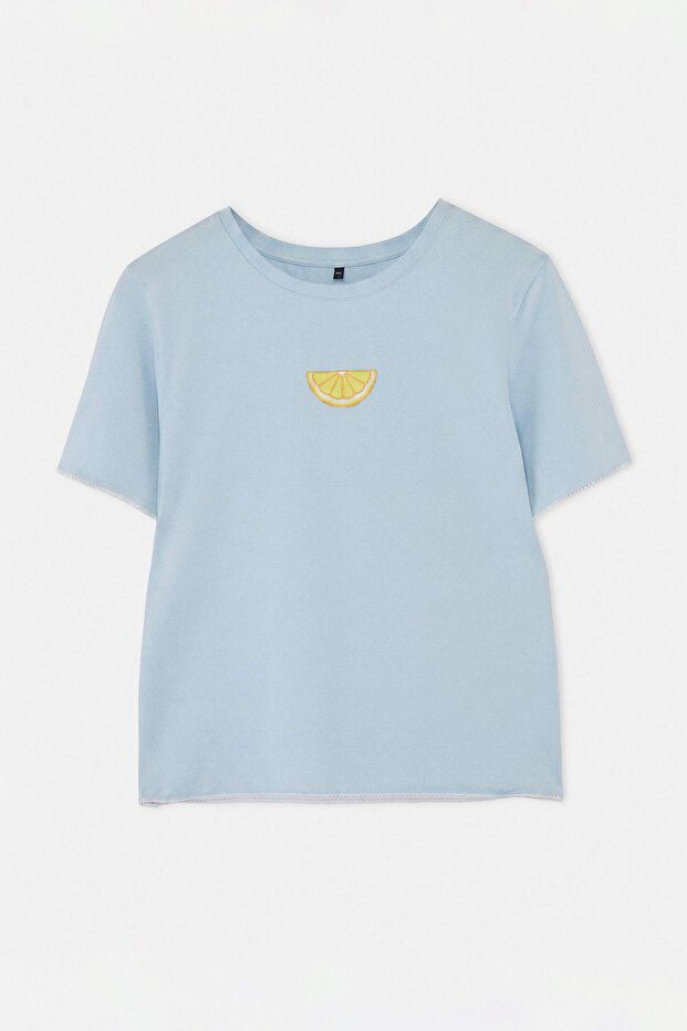 Mavi Limon Nakışlı Kol ve Etek Ucu Detaylı Vücuda Oturan Örme Büyük Beden T-shirt TBBSS26BF00053 - 5