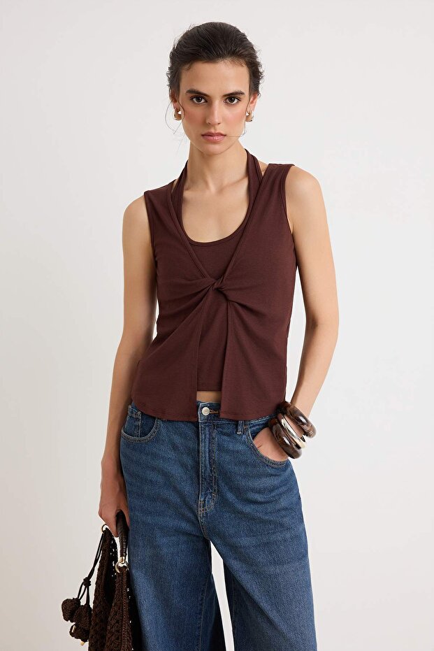 Kahverengi Fitted/Vücuda Oturan V Yaka Kısa Kollu Crop/Kısa Yumuşak Örme Bluz TWOSS26BZ00907