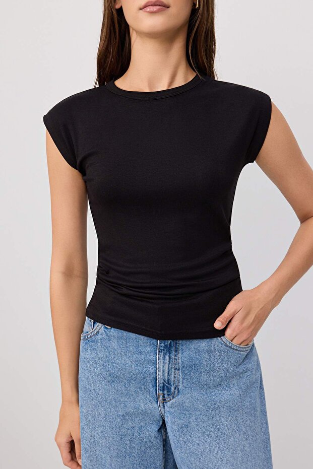 Siyah-Ekru Fitted/Vücuda Oturan Ay Kol Kısa Kollu Yumuşak Örme Bluz TWOSS26BZ01016 - 6